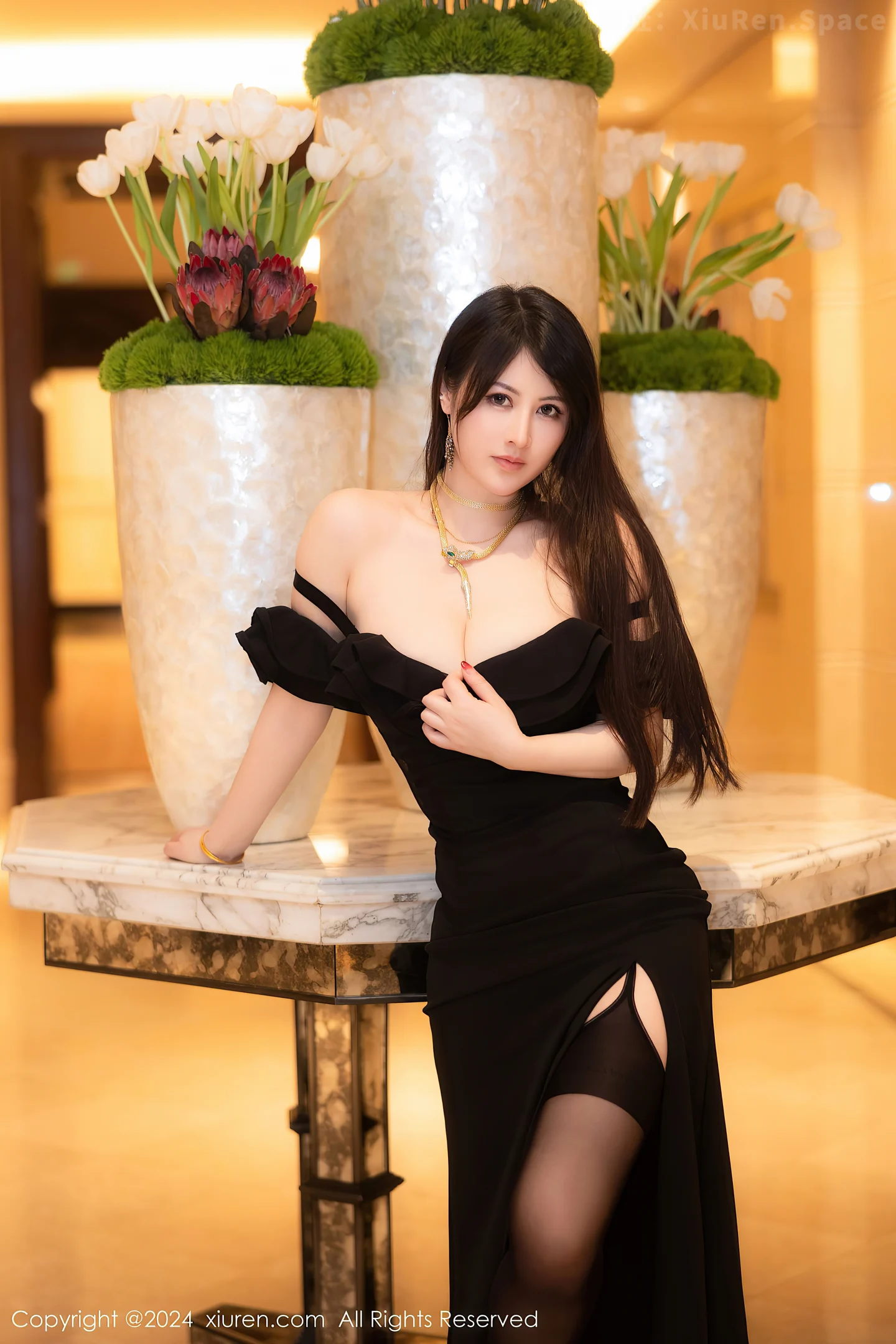 图片[5]-[XiuRen秀人网]VOL.8397 模特诗诗kiki性感黑色皮质连体内衣配黑丝吊袜秀丰腴身材诱惑写真81P-秀人网官方网站